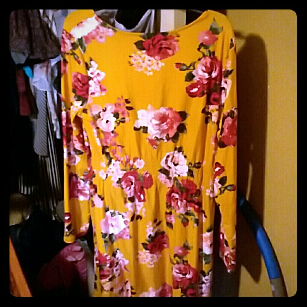 Pretty Floral dress or shirt
